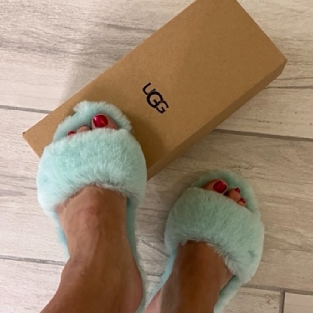 UGG Sheepskin Fluff Slide II Pale Emerald Slippers, Size 6, fits like 7